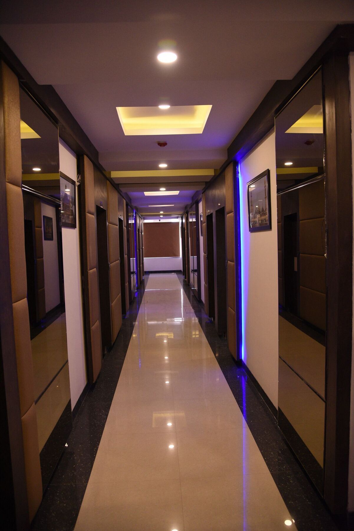 Moments Hotel Lucknow Eksteriør billede